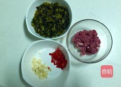 酸菜炒肉末的做法图解1