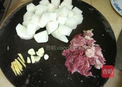 白萝卜炖牛肉的做法图解2