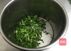 韭菜摊鸡蛋的做法图解2