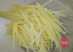 土豆丝蛋饼的做法图解1
