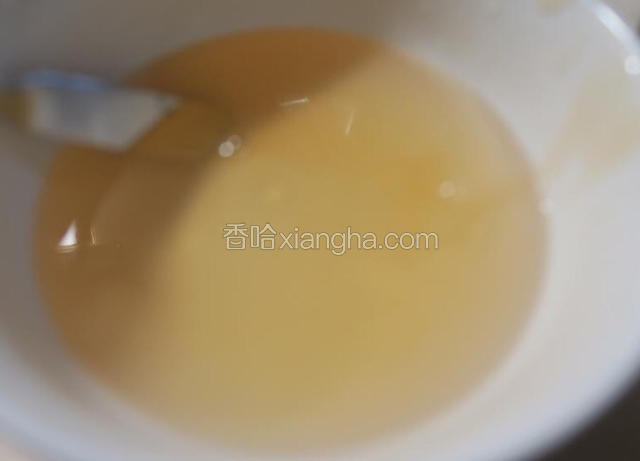 加开水和白醋调成酱汁