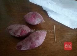微波炉蒸紫薯的做法图解1