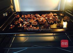 挂霜核桃的做法图解1