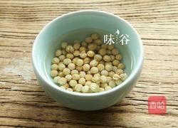 黄豆猪尾汤的做法图解2