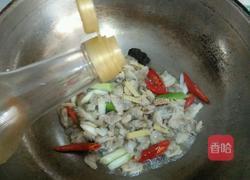 蛤喇肉炒韭菜的做法图解6