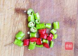 玫瑰大头菜炒辣椒的做法图解2