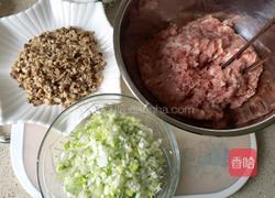 大葱香菇猪肉饺子的做法图解2