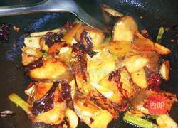 咸鱼炖花生的做法图解7