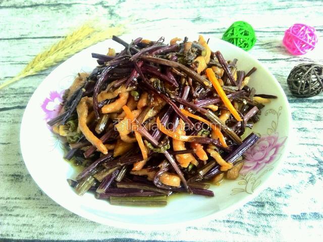 蕨菜炒肉丝