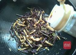 蕨菜炒肉丝的做法图解10
