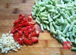 辣炒豆角的做法图解2