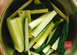 凉拌紫苏黄瓜的做法图解3