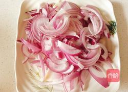 肉炒洋葱胡萝卜的做法图解2