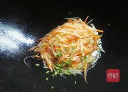 红萝卜炒土豆的做法图解4