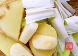 茄子炒肉片的做法图解3