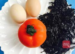 蕃茄紫菜蛋汤的做法图解1