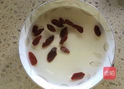 银耳莲子雪梨汤的做法图解5