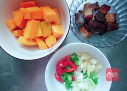 南瓜红烧肉的做法图解1