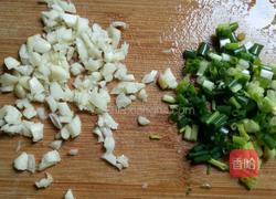 鸡蛋肉丁贝壳粉的做法图解2