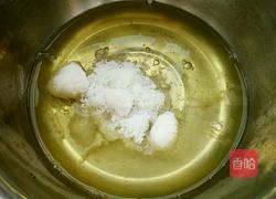 戚风奶油蛋糕卷的做法图解5