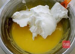 戚风奶油蛋糕卷的做法图解8