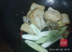 带鱼炖豆腐的做法图解7