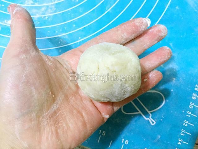 慢慢收口，揉圆