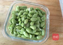 西瓜翠衣炒毛豆的做法图解3