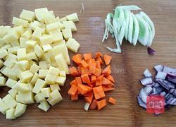 红烧土豆盖浇面的做法图解1