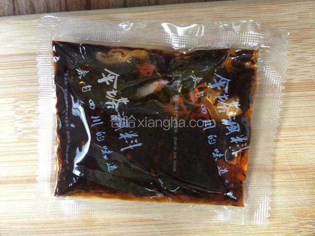 准备担担面调料包。