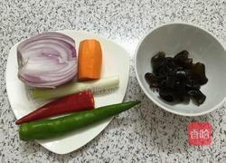 木耳洋葱的做法图解1