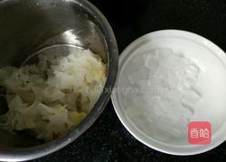 冰糖银耳汤的做法图解1