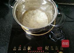 冰糖银耳汤的做法图解2