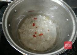 冰糖银耳汤的做法图解5