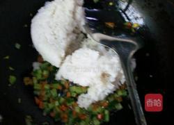 黄瓜蛋炒饭的做法图解7
