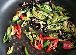 青椒炒油渣的做法图解5