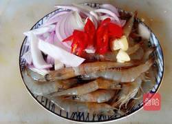 干煸洋葱基围虾的做法图解2