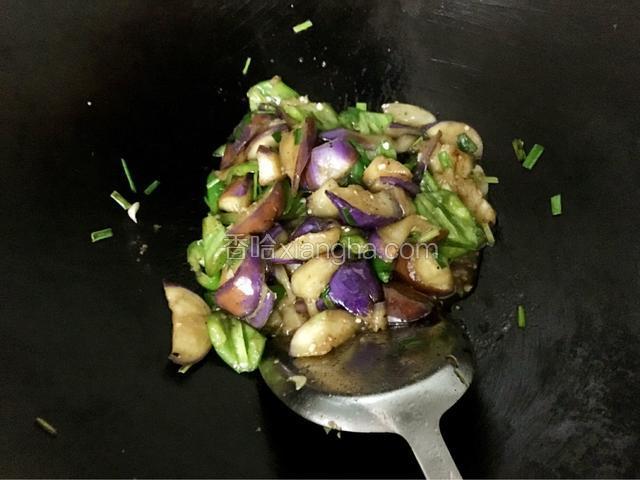 待汤汁收干即可