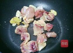 薯仔焖鸡的做法图解5