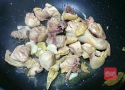 薯仔焖鸡的做法图解6