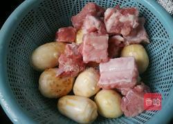 米粉排骨的做法图解1