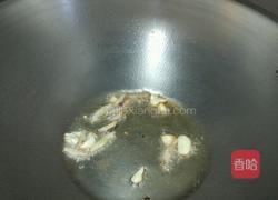 韭菜炒小河虾的做法图解2
