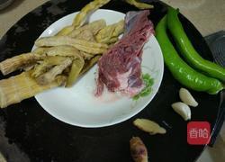 干笋烧牛肉的做法图解1