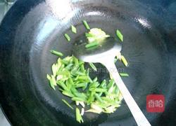 芽葱炒鸡蛋的做法图解5
