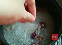 红枣瘦肉汤的做法图解5