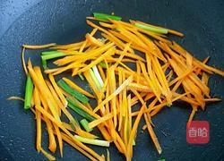 红萝卜炒火腿的做法图解4