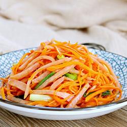 红萝卜炒火腿的做法[图]