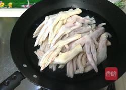 电饭煲卤鸭掌的做法图解2