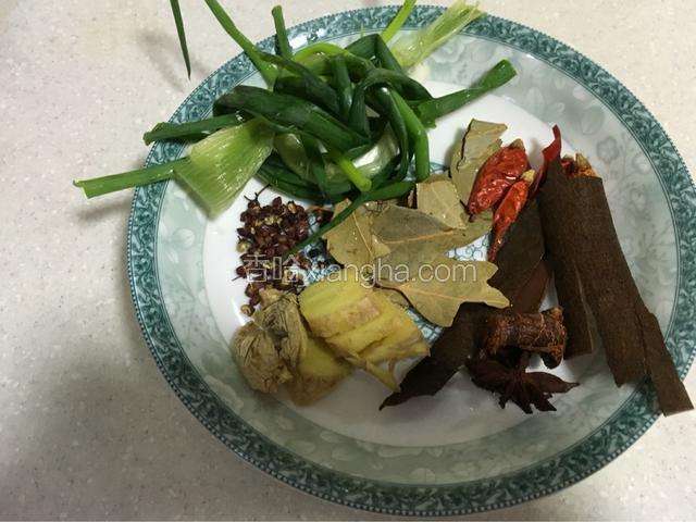 准备卤料，