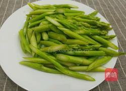 青炒芦笋的做法图解2
